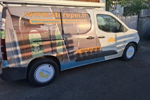 Enjoliveurs personnalisés Rim Crew posés sur un Peugeot Partner
